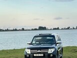 Mitsubishi Pajero-3