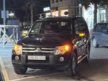 Mitsubishi Pajero-2