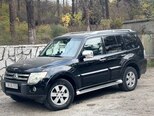 Mitsubishi Pajero-8