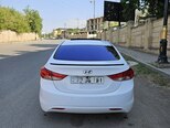 Hyundai Elantra-2