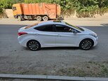 Hyundai Elantra-17