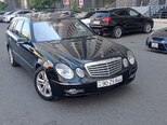 Mercedes E 220-11