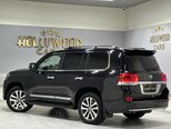 Toyota Land Cruiser-9
