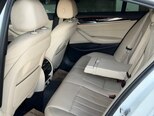 BMW 530e-10
