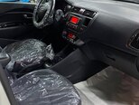 Kia Rio-7