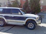 Mitsubishi Pajero-6
