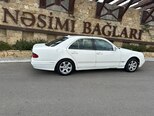 Mercedes E 220-11