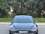 Tesla Model 3-1