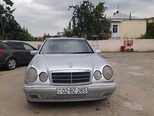 Mercedes E 220-1