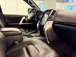 Toyota Land Cruiser-8