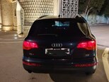 Audi Q7-4