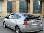 Toyota Prius-5