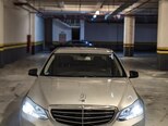 Mercedes E 220-1