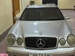 Mercedes E 200-1