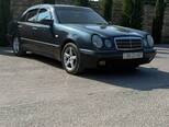 Mercedes E 200-2