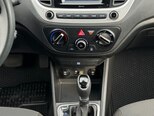 Hyundai Accent-17