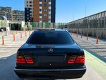 Mercedes E 270-4