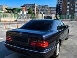 Mercedes E 270-5
