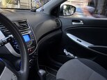 Hyundai Accent-12