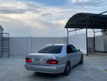 Mercedes E 270-13