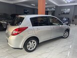 Nissan Tiida-5