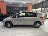 Nissan Tiida-11