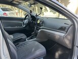 Hyundai Elantra-15