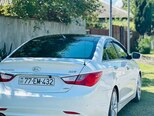 Hyundai Sonata-5