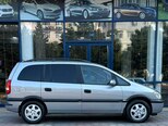 Opel Zafira-11