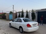 Nissan Sunny-6