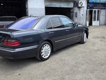 Mercedes E 270-3