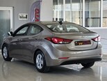 Hyundai Elantra-7
