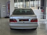 Mercedes E 240-4