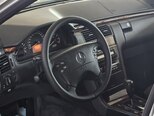 Mercedes E 240-13