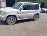Mitsubishi Pajero io-6
