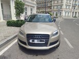 Audi Q7-1