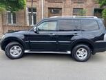 Mitsubishi Pajero-2