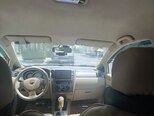 Nissan Tiida-13