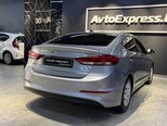 Hyundai Elantra-19