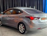 Hyundai Elantra-12