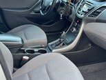 Hyundai Elantra-11