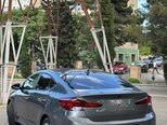 Hyundai Elantra-4