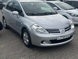 Nissan Tiida-5