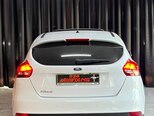Ford Focus-13