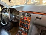 Mercedes E 200-13