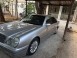Mercedes E 200-11