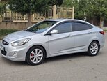 Hyundai Accent-11