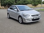 Hyundai Accent-12