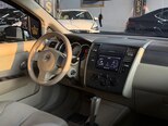 Nissan Tiida-12