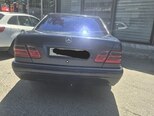 Mercedes E 200-8